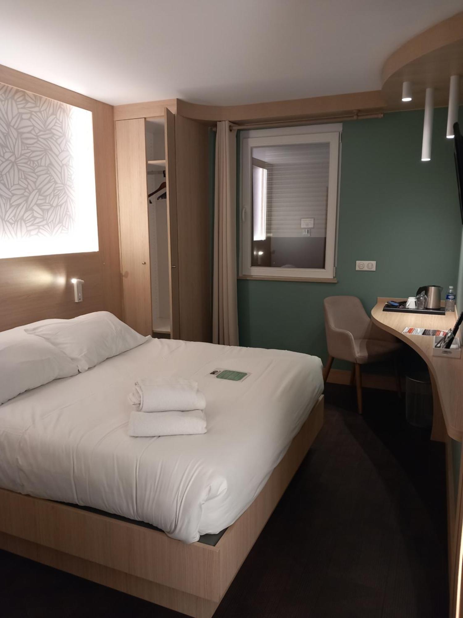 Hotel Aster Restaurant Aux Arcades Briey Esterno foto