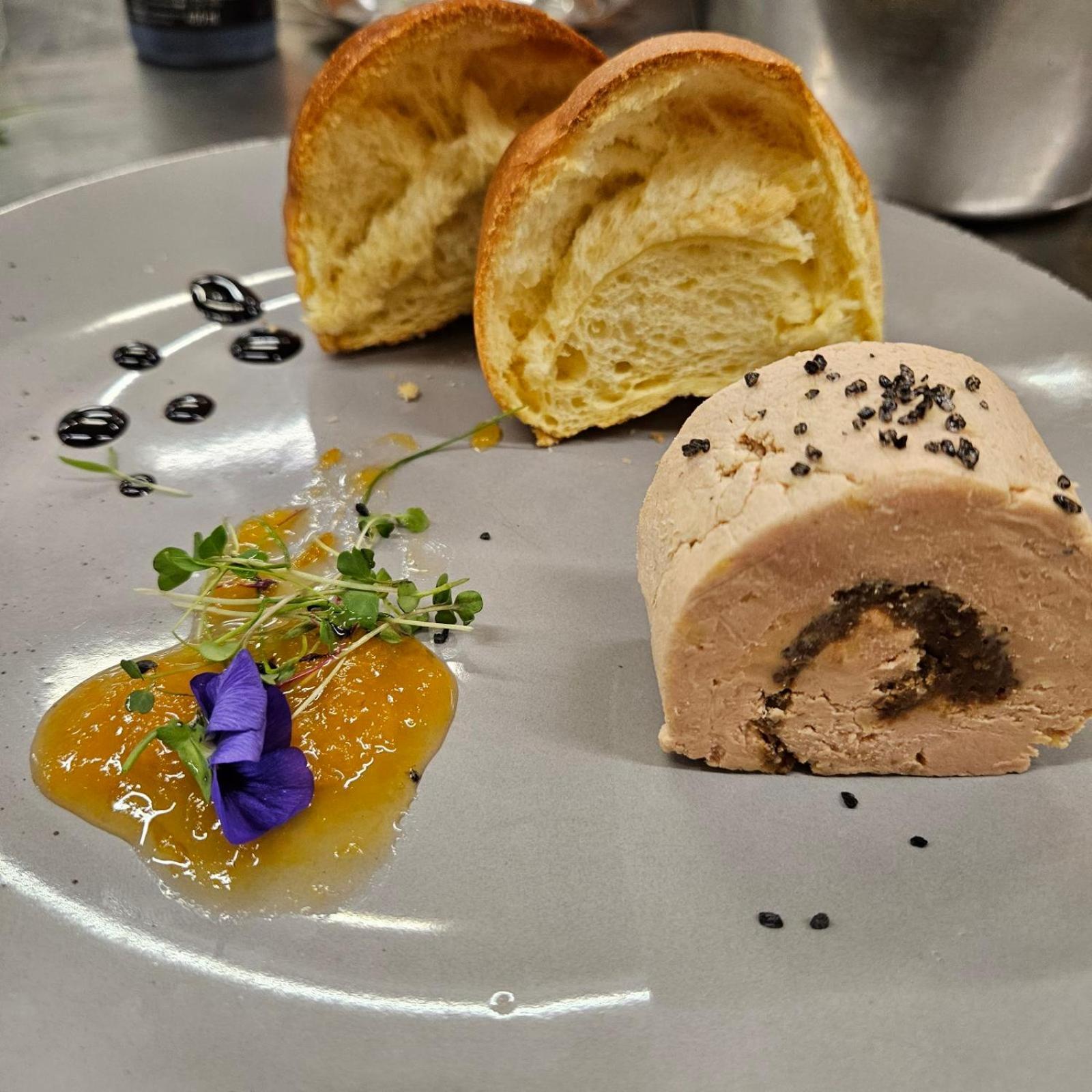 Hotel Aster Restaurant Aux Arcades Briey Esterno foto