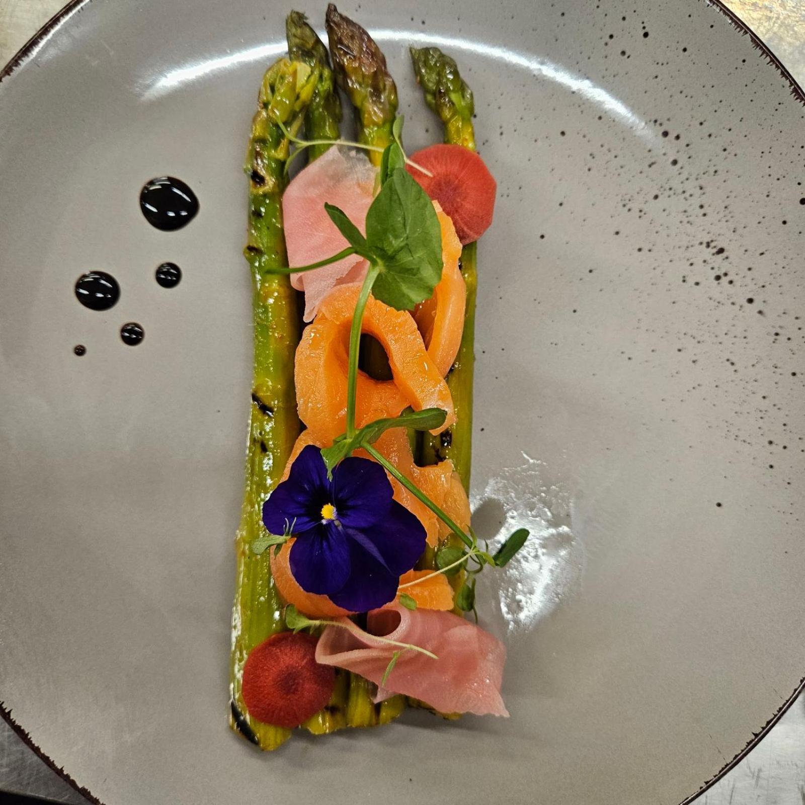 Hotel Aster Restaurant Aux Arcades Briey Esterno foto