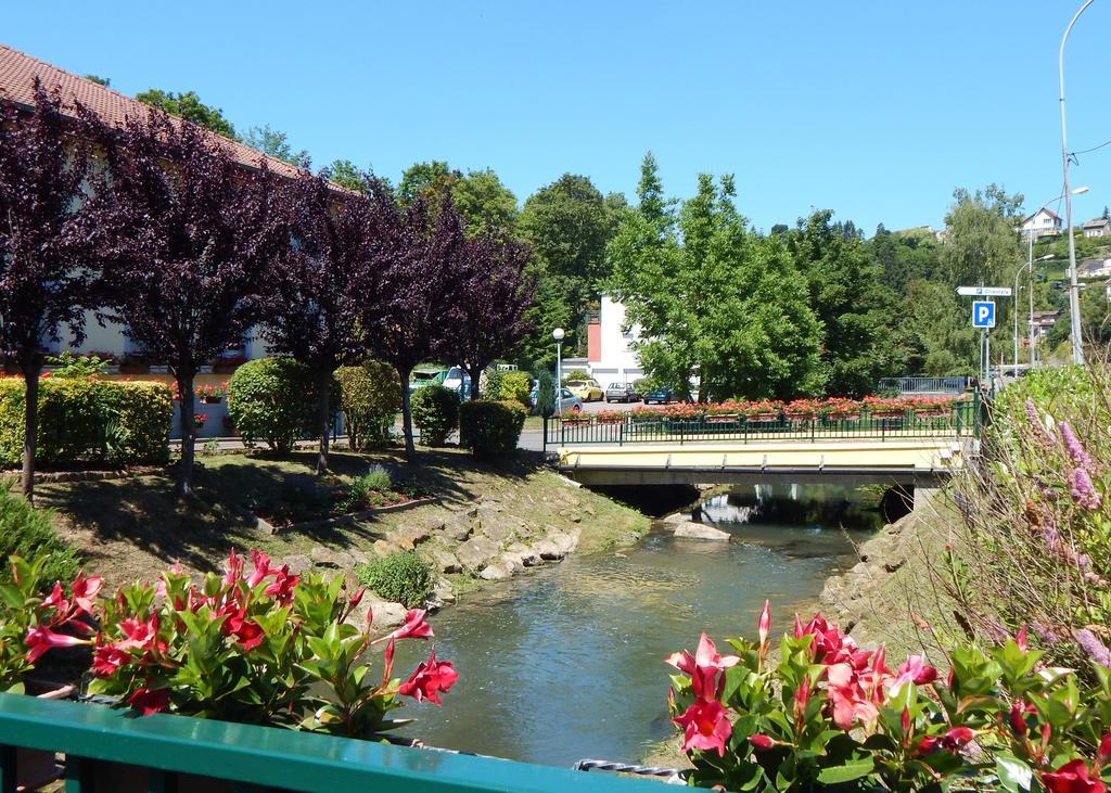 Hotel Aster Restaurant Aux Arcades Briey Esterno foto