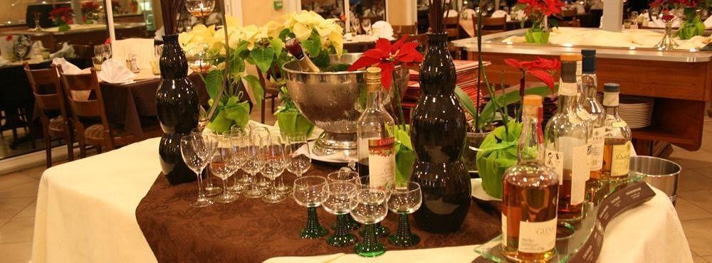 Hotel Aster Restaurant Aux Arcades Briey Esterno foto