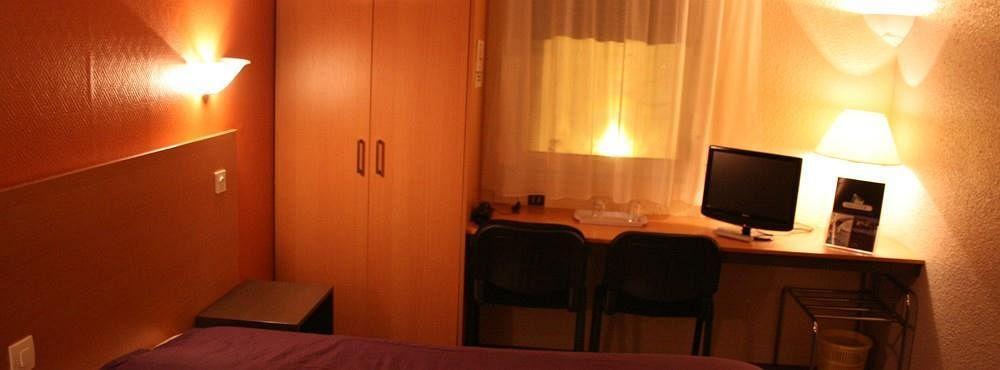 Hotel Aster Restaurant Aux Arcades Briey Esterno foto