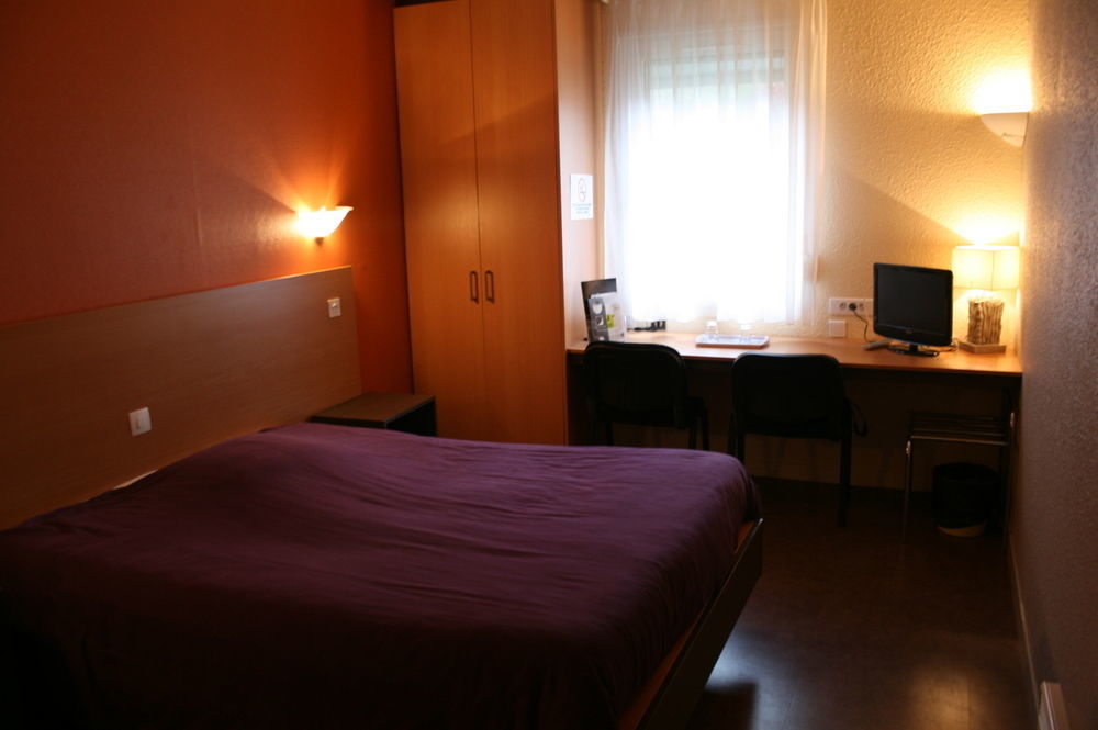Hotel Aster Restaurant Aux Arcades Briey Esterno foto