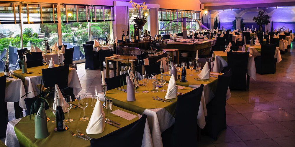 Hotel Aster Restaurant Aux Arcades Briey Esterno foto