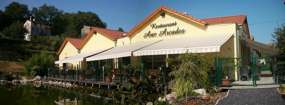 Hotel Aster Restaurant Aux Arcades Briey Esterno foto