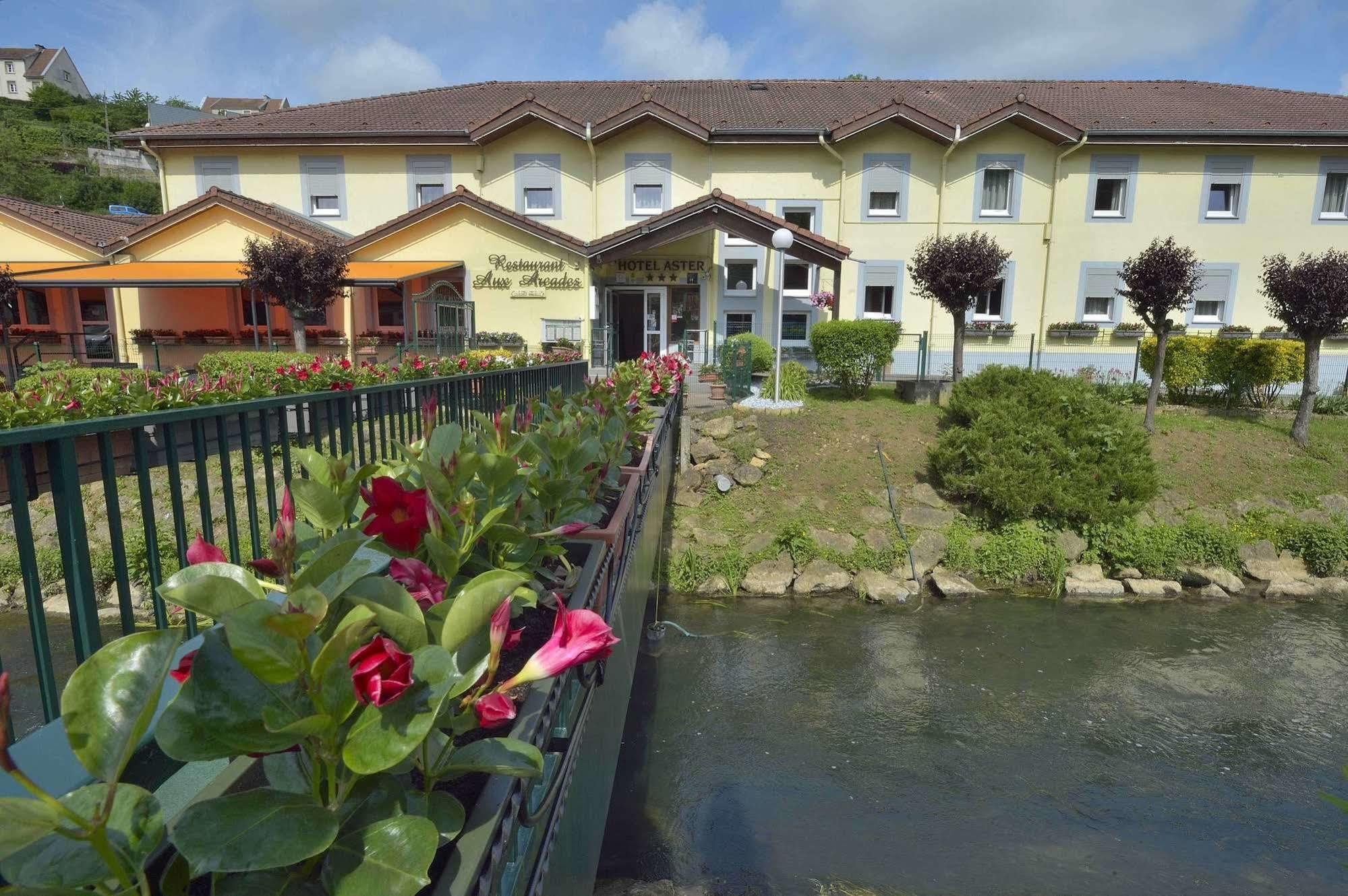 Hotel Aster Restaurant Aux Arcades Briey Esterno foto